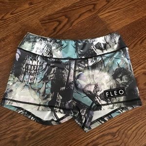 Fleo Shorts
